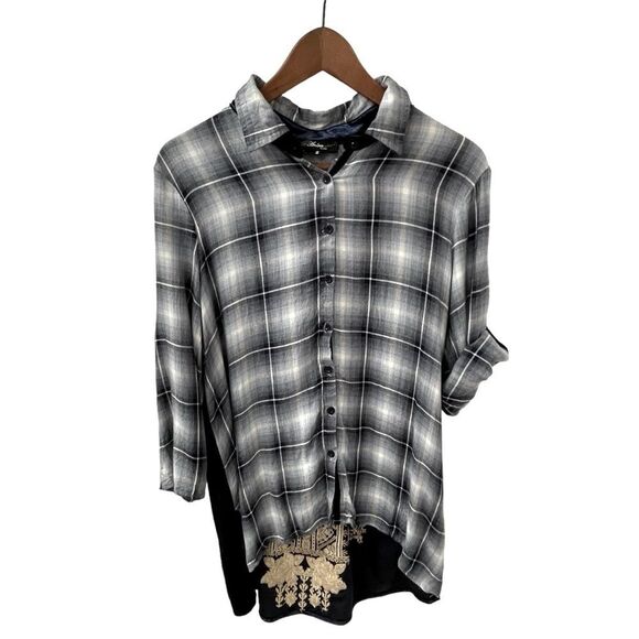 Andree by Unit Plaid Shirt with Flower Embroidery Navy White Women’s Size Small - Picture 2 of 8